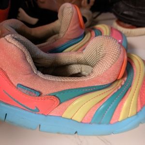 Nike dynamo sneakers